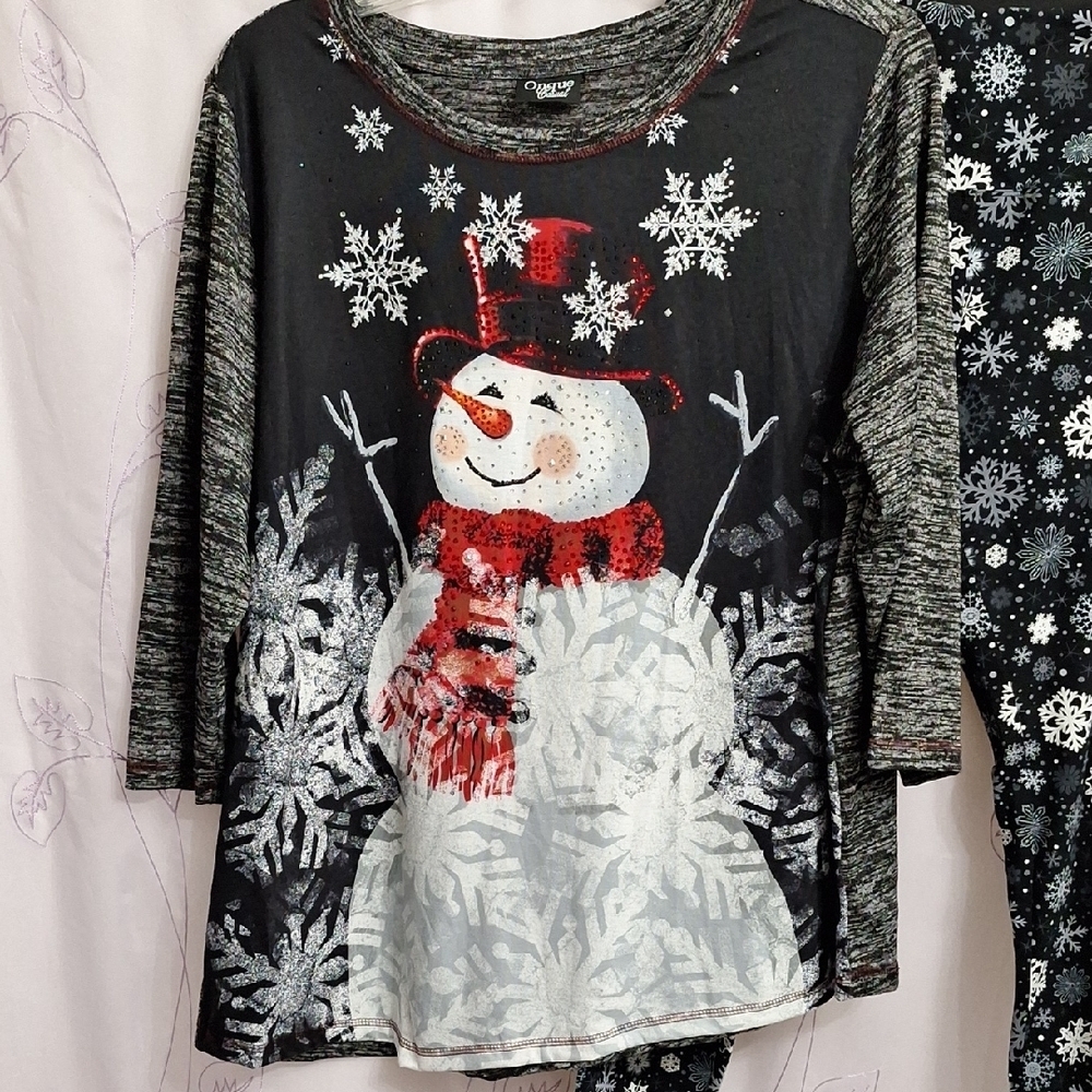 Onque Casuals Factory Snowman Holiday Top - Black and Red